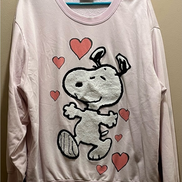 Peanuts Tops - Peanuts woman’s size 1x pink snoopy heart sweatshirt pullover